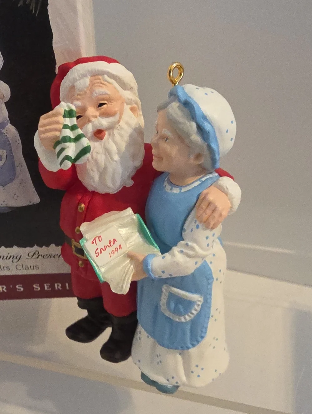 Vintage 1994 Hallmark Keepsake A Handwarming Present Mr & Mrs Claus Ornament